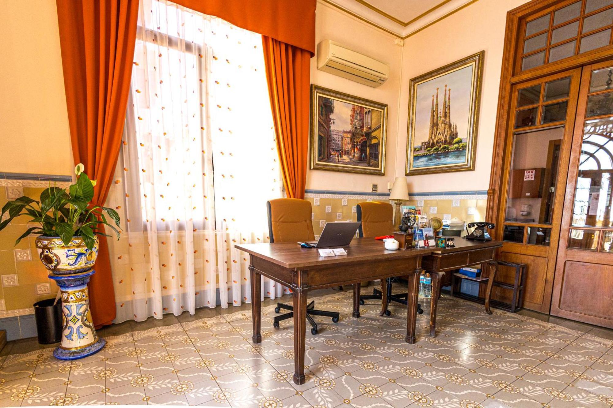 Hotel Llar De Capitans Masnou Kültér fotó