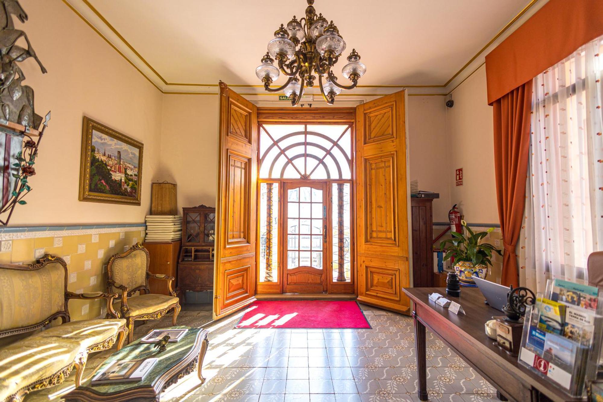 Hotel Llar De Capitans Masnou Kültér fotó