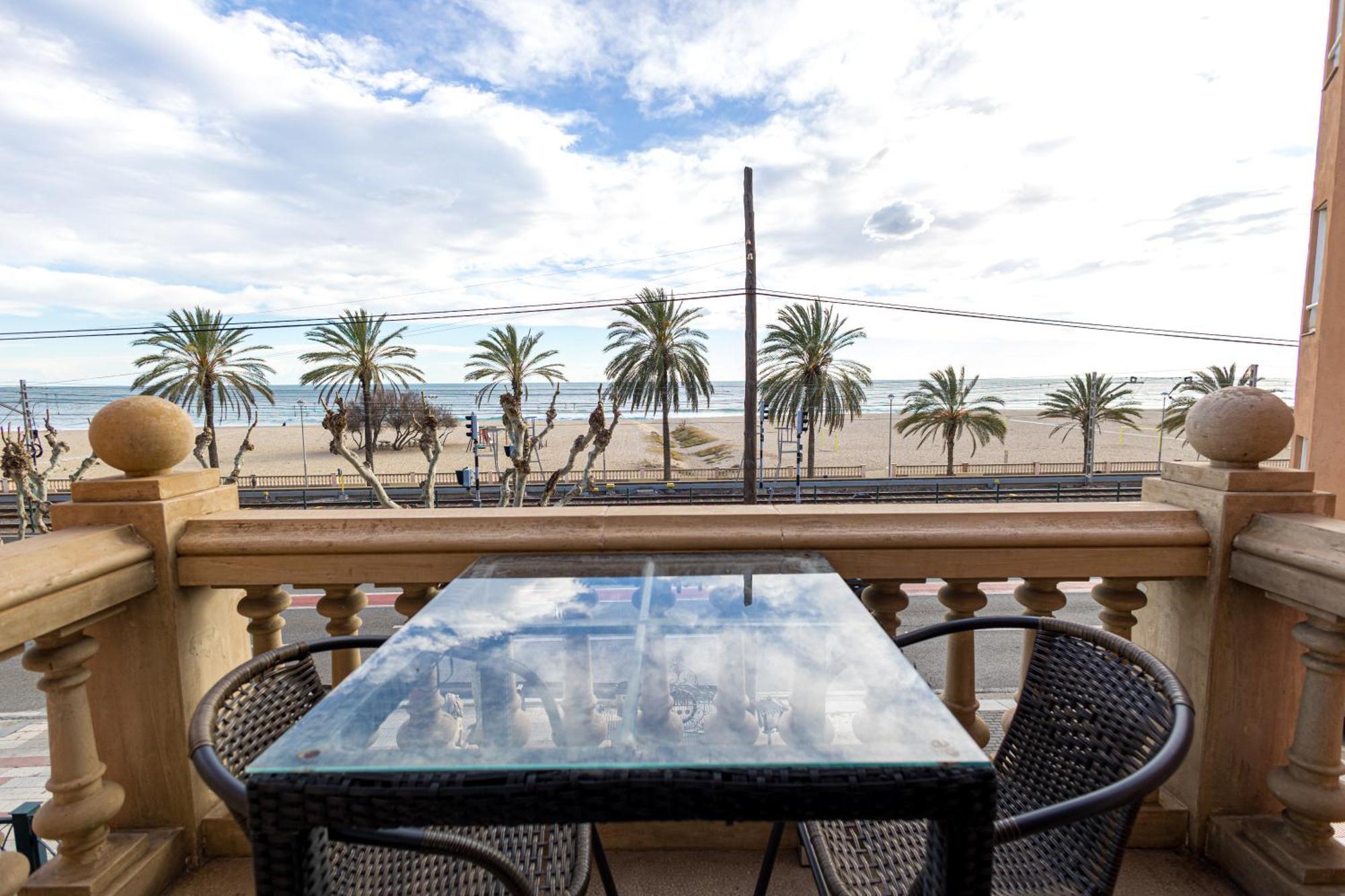 Hotel Llar De Capitans Masnou Kültér fotó