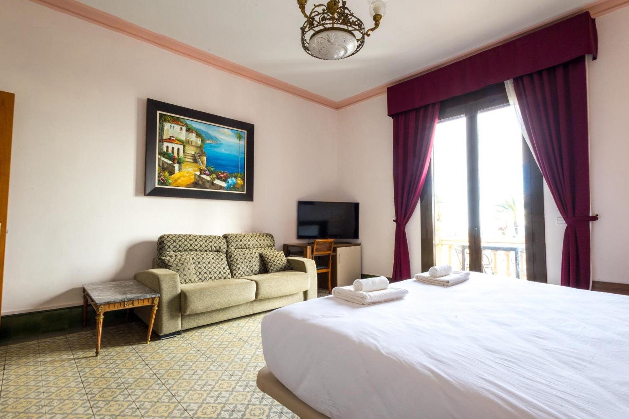 Hotel Llar De Capitans Masnou Kültér fotó
