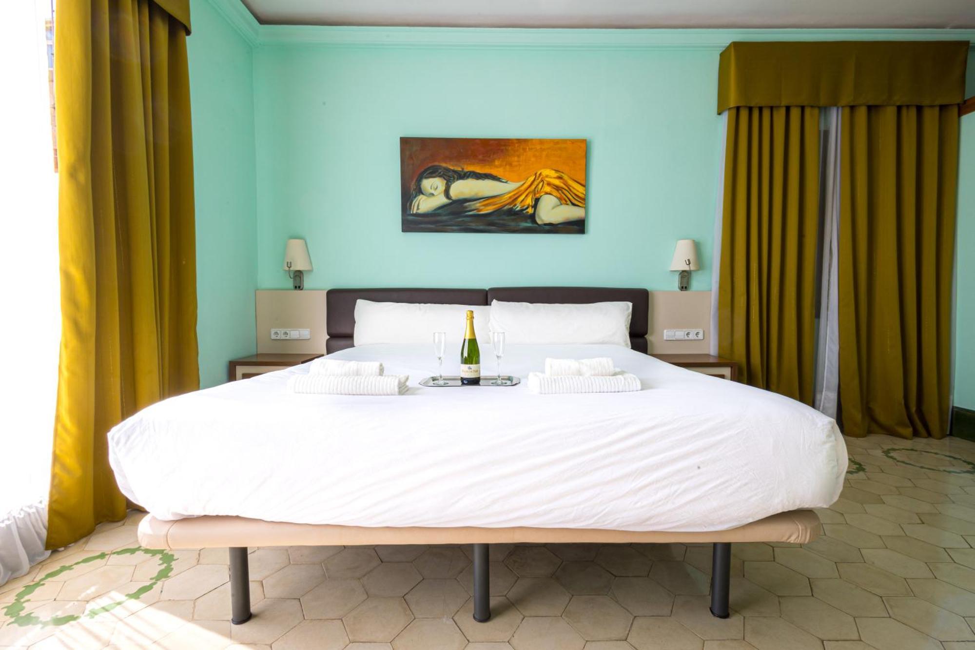 Hotel Llar De Capitans Masnou Kültér fotó